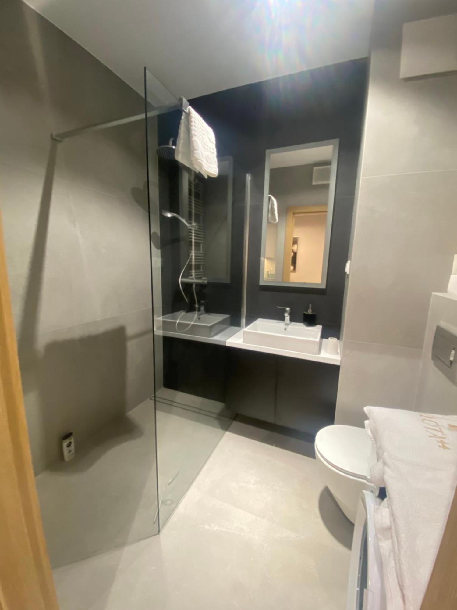 Wiktoryn 6 Piekne Nowe Apartamenty Z Duzymi Balkonami Warsaw Luaran gambar